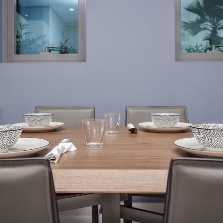 Elegant 2Br View With Rooftop Pool The Bay Dubái Exterior foto