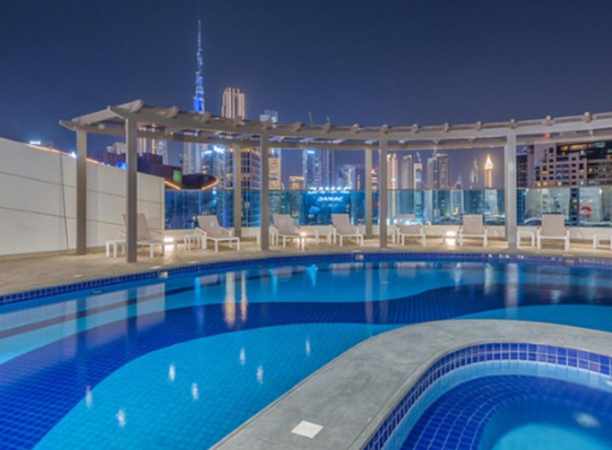 Elegant 2Br View With Rooftop Pool The Bay Dubái Exterior foto