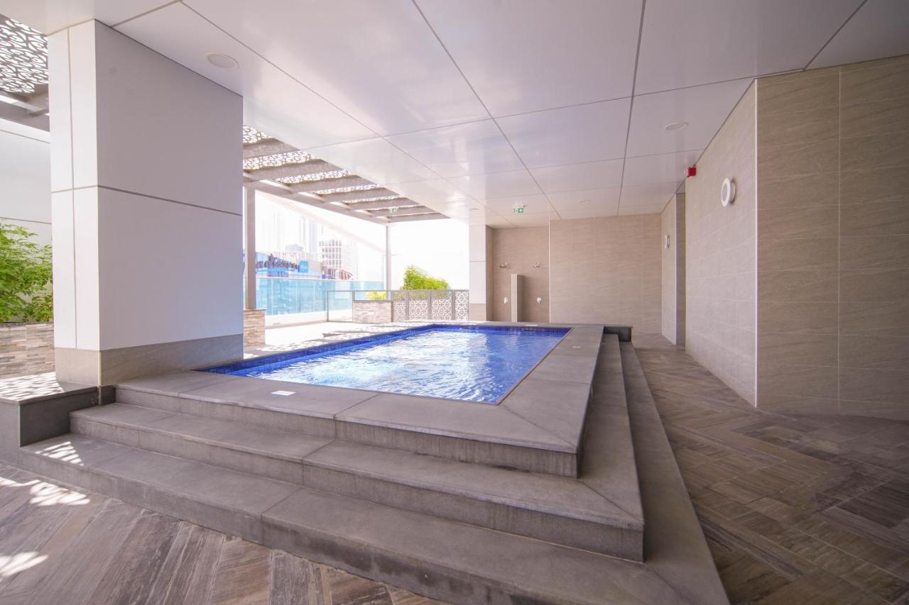 Elegant 2Br View With Rooftop Pool The Bay Dubái Exterior foto