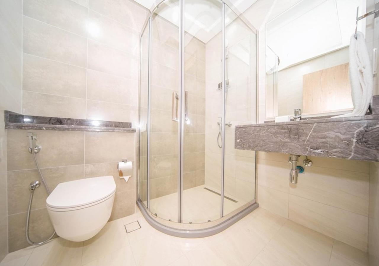 Elegant 2Br View With Rooftop Pool The Bay Dubái Exterior foto