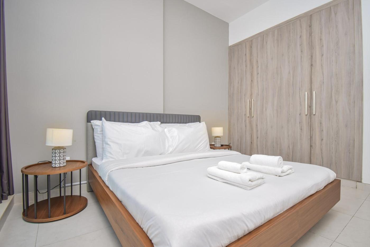 Elegant 2Br View With Rooftop Pool The Bay Dubái Exterior foto