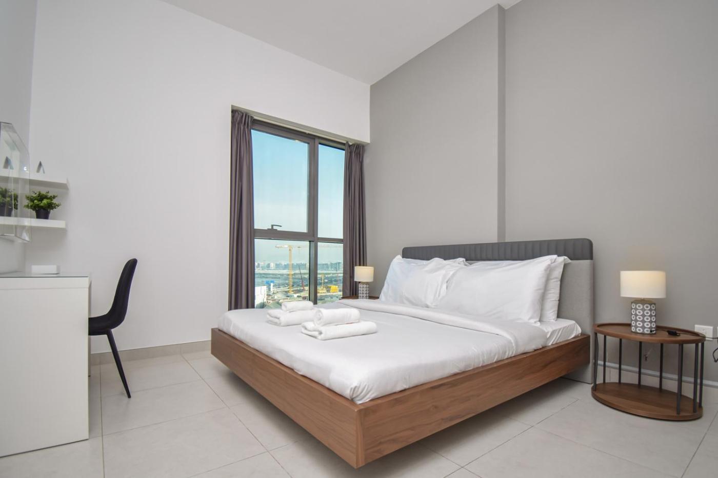 Elegant 2Br View With Rooftop Pool The Bay Dubái Exterior foto